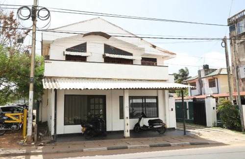 Daluwakotuwa Hotel | Landy Beachscape Hotel & Restaurant