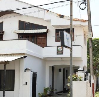 Daluwakotuwa Hotel | Landy Beachscape Hotel & Restaurant