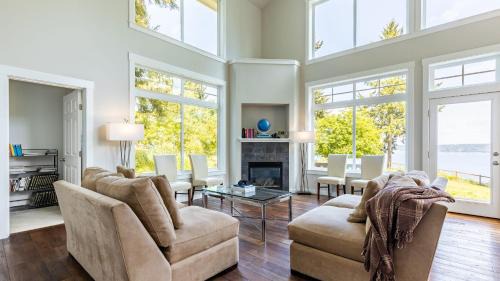 Langley Casa | Langley by the Sea by AvantStay Panoramic Vistas