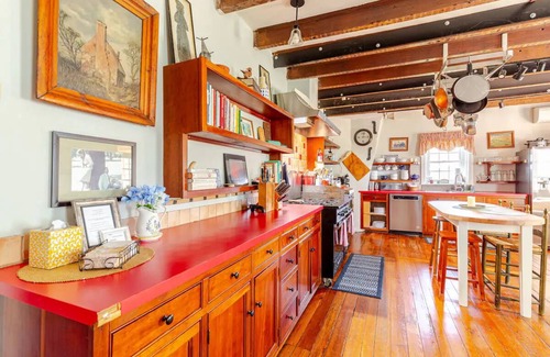 Centreville Otro | Lansdowne Manor