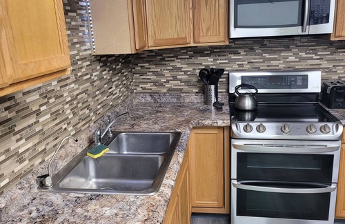 Zion Condominio | LARGE 2 BEDROOM CONDO ON WOODED LOT, POOL AND HOT TUB, MIN TO PENNSTATE