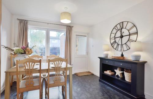 Hereford Casa | Large 2-br City Home Free Parking Sleeps 6