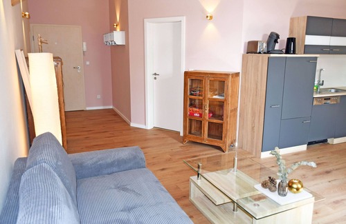Altefaehr Apartamento | Large 2-room vacation apartment Prora with park view - vacation apartments on Rügen and