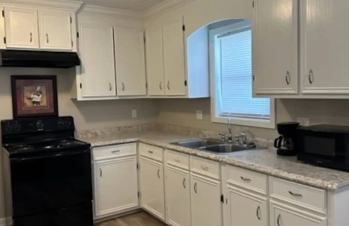 Sulphur Casa | LARGE 3/1 home close to refinery/casino/food