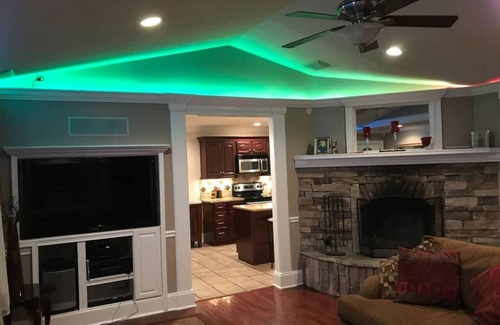 Athens Casa | Large 3 bedroom - Back deck - Pet Friendly