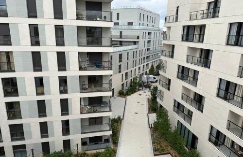 Clichy Apartamento | Large 3 Bedroom perfect for Kids