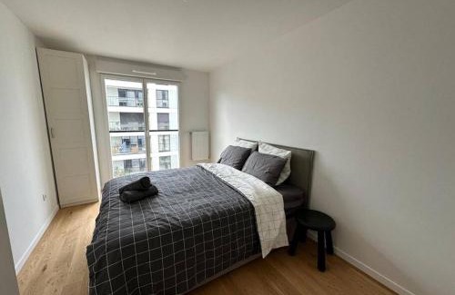 Clichy Apartamento | Large 3 Bedroom perfect for Kids