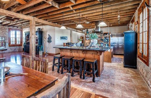 Central Oklahoma City Apartamento | Large 4-Bed Stockyards Hideaway