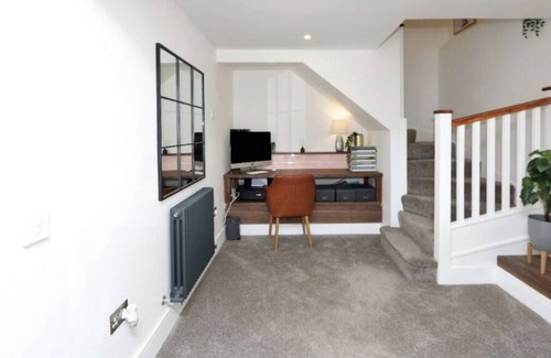 Bearsden Casa | Large 5-Bed House Family home in Bearsden, Glasgow