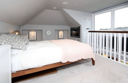 Bearsden Casa | Large 5-Bed House Family home in Bearsden, Glasgow