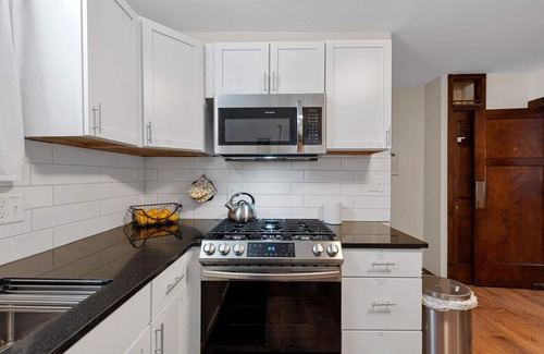 Bay View Casa | Large 7 Bedroom House in Bay View MKE