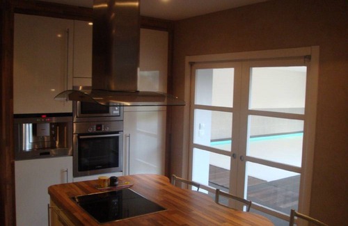 Gouville-sur-Mer Casa | Large 8-person house with indoor pool and garden