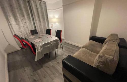 Stonnall Casa | Large Beautiful 3 Bed house in City of Birmingham