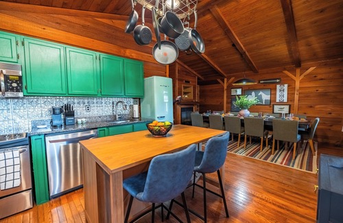Monteagle Cabina | Large cabin-Game Room,Hot tub,Kid Friendly