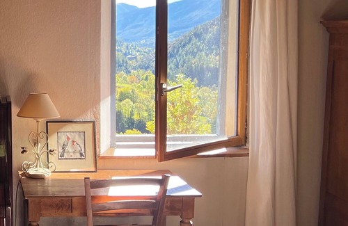 Colmars Chalet De Esquí | Large & Cosy Chalet in Alpes de Haute Provence, with chimney, piano & garden!