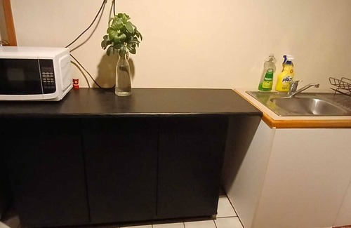 Isabella Plains Casa | Large Ensuite with small kitchnett