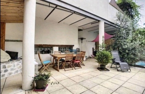 Villeneuve-de-Berg Casa | Large family home (260m2) with swimming pool