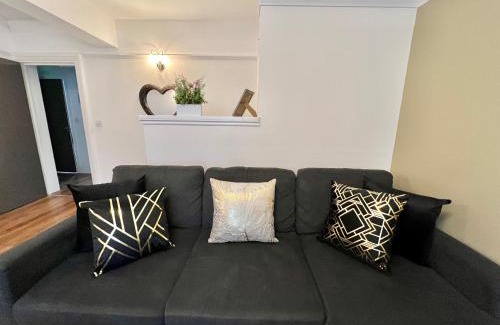 Glastonbury Apartamento | Large Family-Friendly 2BD Glastonbury Retreat, Sleeps 5