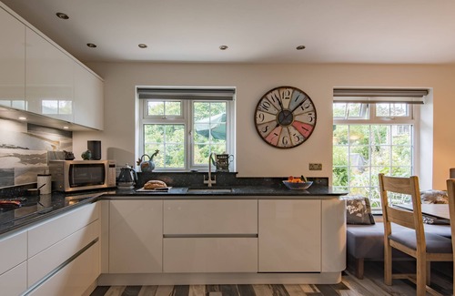 Alkham Casa | Large family holiday home with beautiful garden, sleeping 8 guests in the beautiful Kent countrysid