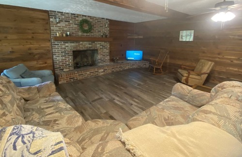 Newington Casa | Large Family Home on the Savannah River - Grill, Pool Table, Fire pit, and Indoo