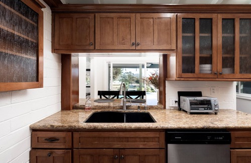 Lemon Grove Casa | Large family home with pool, barbecue and mountain views!