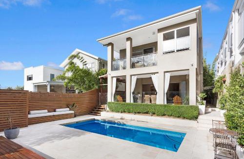 Balmoral Casa | Large Family Home with Pool & Spa