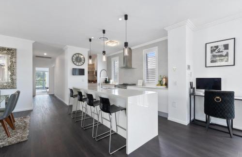 Balmoral Casa | Large Family Home with Pool & Spa