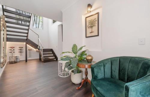 Balmoral Casa | Large Family Home with Pool & Spa