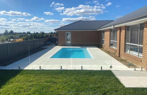 Kelso Casa | Large Family Home With Whole Town Views