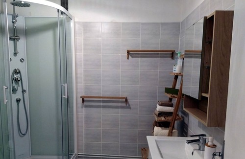 Ep 21 - Saint-Paul Apartamento | Large fully equipped studio near the city center