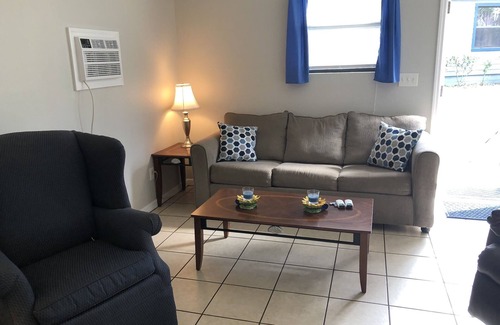 Lake Wales Cabina | Large furnished cabin on 15 acre lakefront property