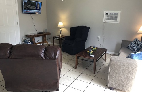 Lake Wales Cabina | Large furnished cabin on 15 acre lakefront property