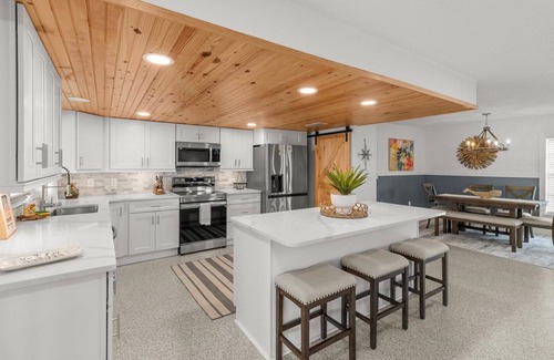 Dixie Shores Casa | Large Game Room Kayaks No Steps Waterfront