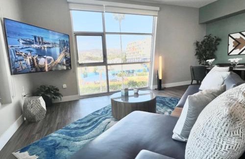Hollywood Apartamento | Large Hollywood Corner 2 Bedroom with Private Balcony