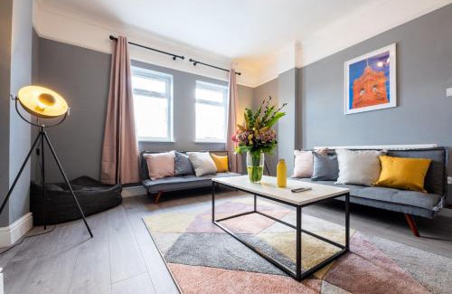 Grangetown Casa | Large home in Cardiff's city center - 14 Beds