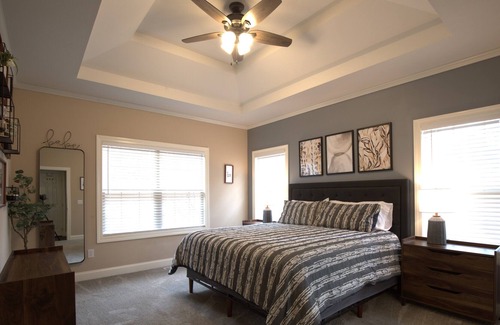 Blue Springs Casa | Large Home in KC Metro by RestMidwest