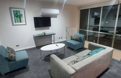 Kingston Casa | Large Home @Kingston Foreshore