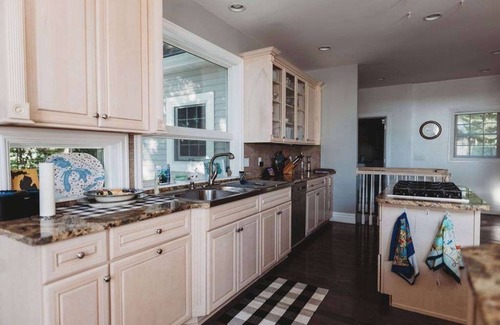 Central Lake Casa | Large home on the Lake, Hot tub, Families, Groups