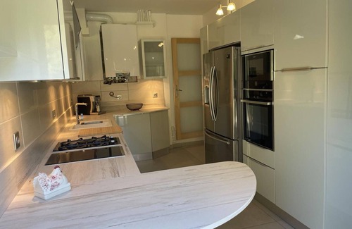 Chambray-les-Tours Cabaña | Amplia casa con jardín cerca de Tours