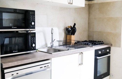 Deux Croix-Banchais Casa | Large house in the Deux Croix district of Angers - sleeps 15