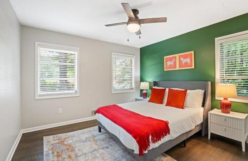Smyrna Casa | Large House Near Truist Field 15 mins to ATL and Six Flags
