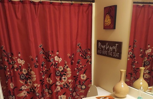 Cliftondale Casa | Large house with movie theater sleeps 14+