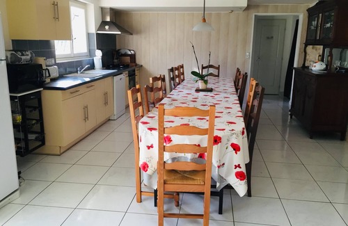 Creysse Villa | Gran casa independiente con acceso para discapacitados. Piscina, Parking, privado.