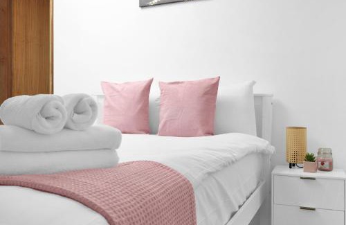 Lansbury Apartamento | Large Industrial Style 2 Bedroom Apartment Short Term Rental & Flexible Renting Canary Wharf With Free WiFi