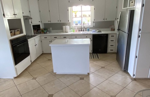 Milledgeville Casa | Large Lake Front Home 10 min from Downtown Milledgeville. 5 Bed, 2.5 Bath