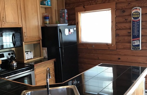 Champion Casa | Gran Log Home en 3 acres de bosque cerca de las pistas Seven Springs / HiddenValley