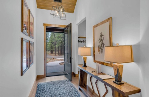 Flagstaff Casa | Large Luxury 5-Br Flagstaff Cabin on 8 acres