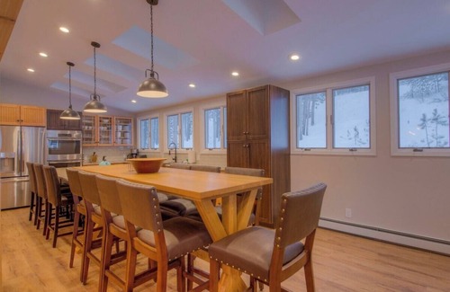 Breckenridge Heights Casa | Amplia casa de montaña con 14 camas! Minutos a la calle principal y la góndola.