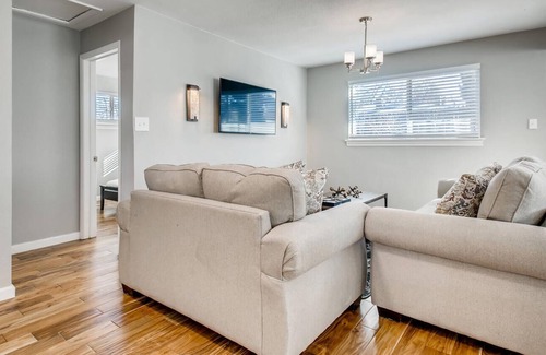 Bel Aire Casa | Large Newly Renovated 5 Bedroom/2 Bath Home