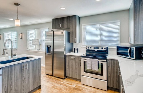 Bel Aire Casa | Large Newly Renovated 5 Bedroom/2 Bath Home